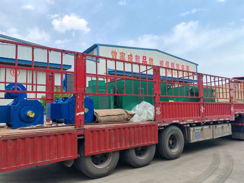 兩台直流（liú）電機和兩台交流電（diàn）機正好一車貨，出發